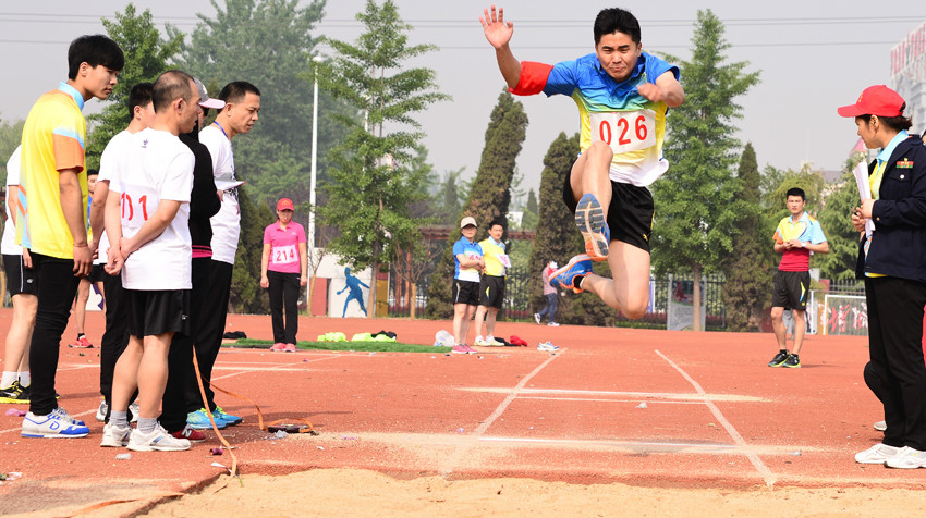 新華集團(tuán)二〇一六年春季田徑運(yùn)動(dòng)會(huì)隆重舉行 第 15 張 新華集團(tuán)二〇一六年春季田徑運(yùn)動(dòng)會(huì)隆重舉行 第 15 張