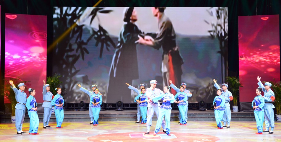 新華集團(tuán)2017年榮譽(yù)員工授牌典禮 暨迎新晚會(huì)隆重舉行 第 3 張