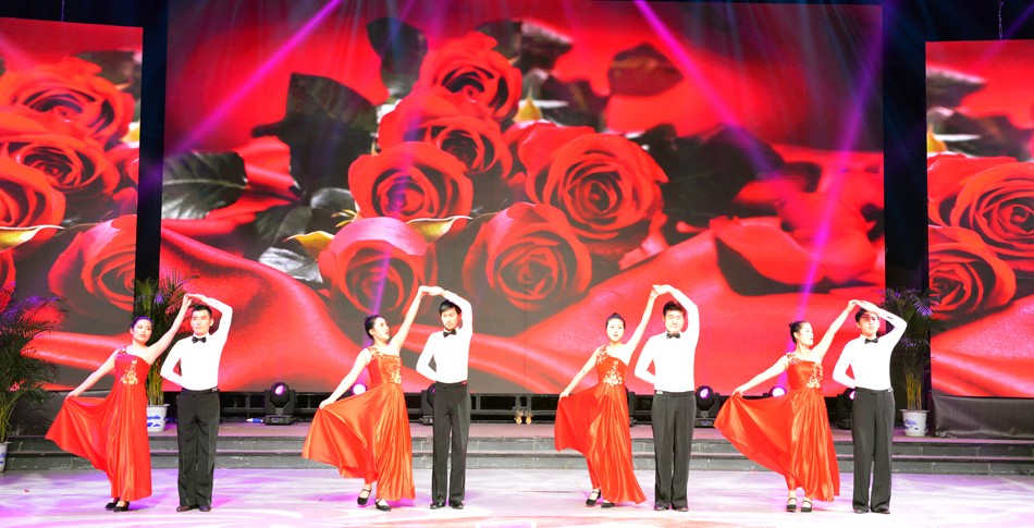 新華集團(tuán)2017年榮譽(yù)員工授牌典禮 暨迎新晚會(huì)隆重舉行 第 4 張