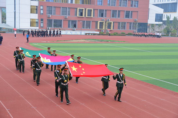 “團結拼搏，打造百年新華” 臨沂新華二〇一八年春季田徑運動會隆重舉行 第 2 張
