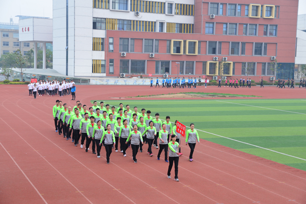 “團結拼搏，打造百年新華” 臨沂新華二〇一八年春季田徑運動會隆重舉行 第 5 張