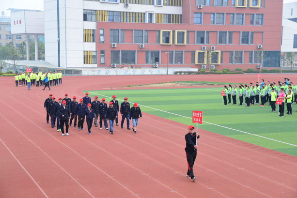 “團結拼搏，打造百年新華” 臨沂新華二〇一八年春季田徑運動會隆重舉行 第 13 張