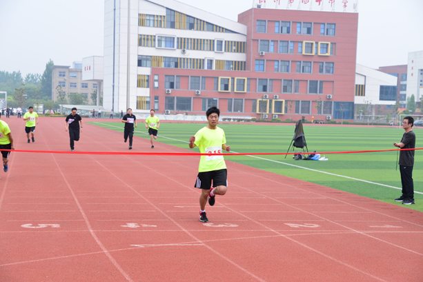 “團結拼搏，打造百年新華” 臨沂新華二〇一八年春季田徑運動會隆重舉行 第 19 張