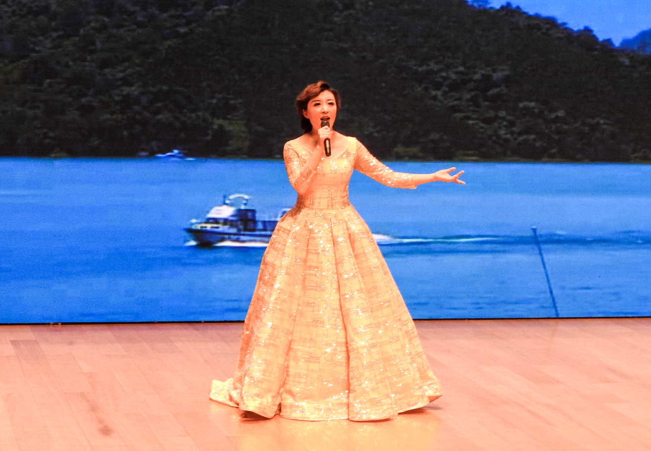 臨沂新華承辦“新華杯”全市國資系統(tǒng)“頌歌獻給黨 唱響國資情”慶七一歌詠比賽 第 1 張