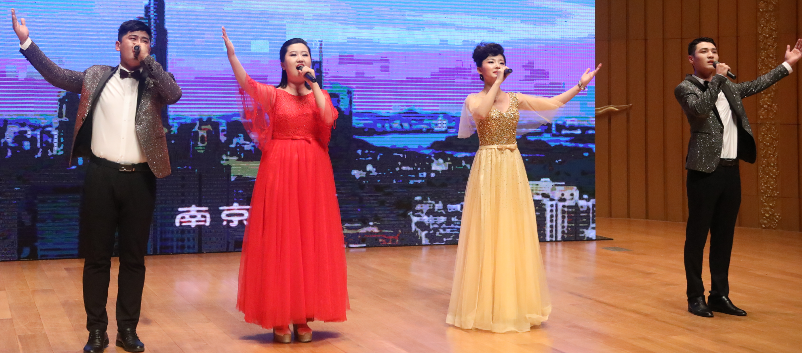 臨沂新華承辦“新華杯”全市國資系統(tǒng)“頌歌獻給黨 唱響國資情”慶七一歌詠比賽 第 3 張